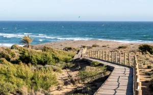 Plage de Calblanque, parc régional avec plage sauvage et eaux cristallines sur la Costa Cálida
