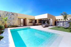 property-pool-murcia-spain