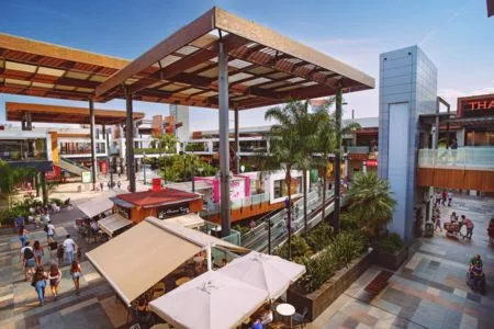 Shopping and leisure at Thader in Murcia, easily accessible from Altaona Sports & Wellness Resort.